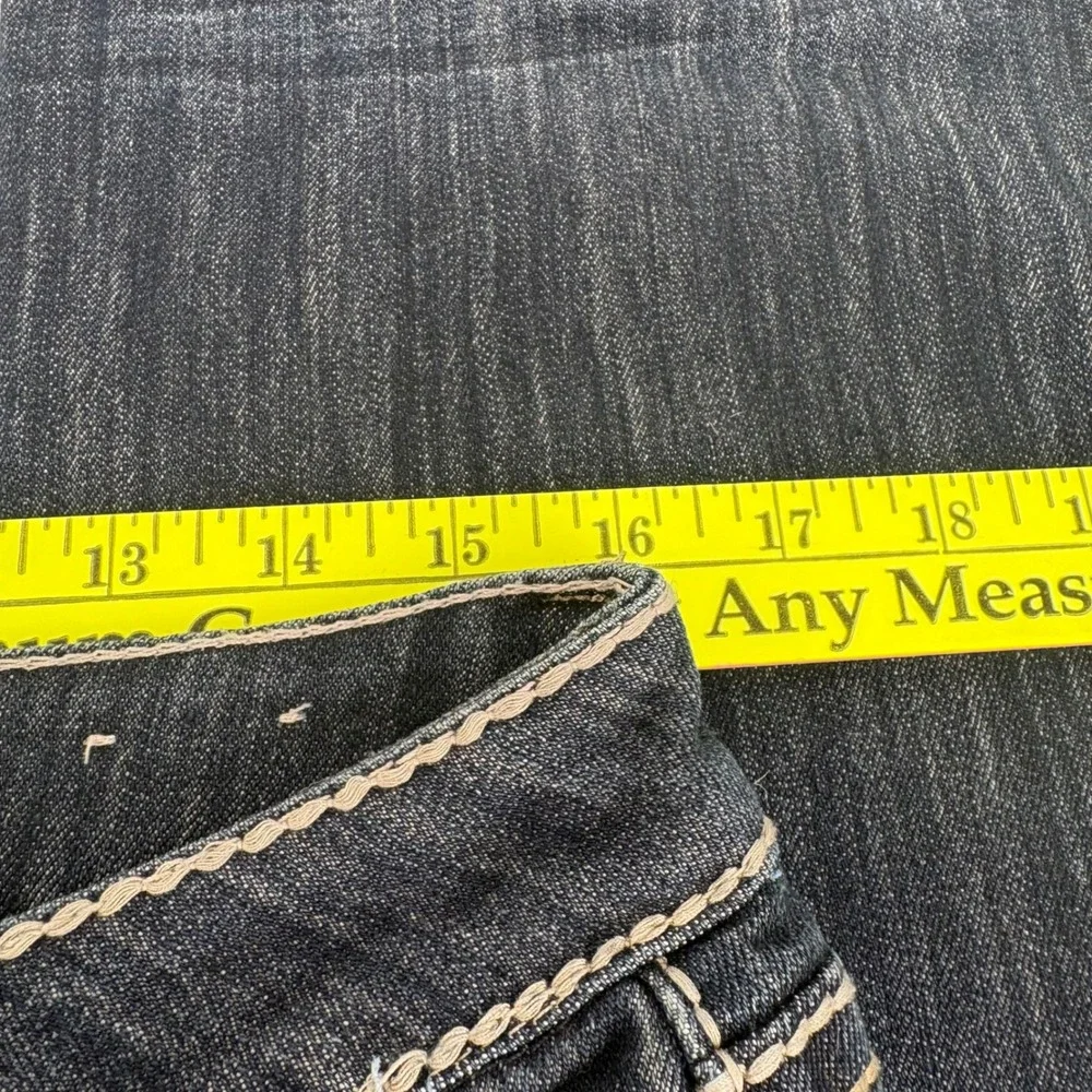 YMI Lowrise Bootcut Dark Wash Embellished Flap Pockets Jeans Y2K Size 11 (32x32)